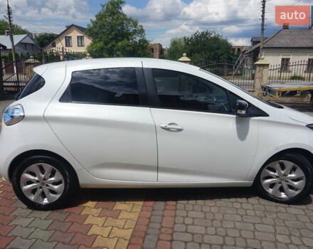 Білий Рено Зое, об'ємом двигуна 0 л та пробігом 109 тис. км за 6888 $, фото 17 на Automoto.ua
