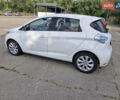 Белый Рено Зое, объемом двигателя 0 л и пробегом 82 тыс. км за 8200 $, фото 6 на Automoto.ua