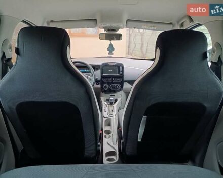 Білий Рено Зое, об'ємом двигуна 0 л та пробігом 130 тис. км за 6100 $, фото 4 на Automoto.ua