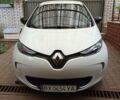 Белый Рено Зое, объемом двигателя 0 л и пробегом 112 тыс. км за 10000 $, фото 1 на Automoto.ua