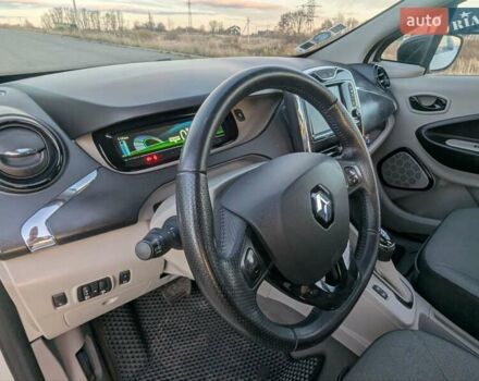 Белый Рено Зое, объемом двигателя 0 л и пробегом 51 тыс. км за 6995 $, фото 36 на Automoto.ua