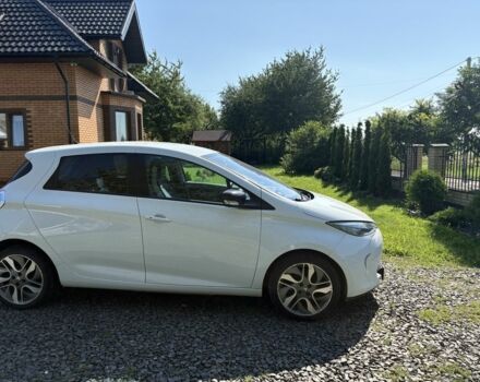 Белый Рено Зое, объемом двигателя 0 л и пробегом 82 тыс. км за 5800 $, фото 2 на Automoto.ua