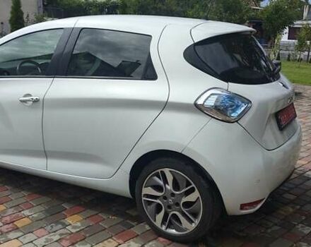 Белый Рено Зое, объемом двигателя 0 л и пробегом 71 тыс. км за 7850 $, фото 6 на Automoto.ua