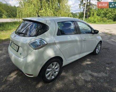 Белый Рено Зое, объемом двигателя 0 л и пробегом 107 тыс. км за 6900 $, фото 4 на Automoto.ua