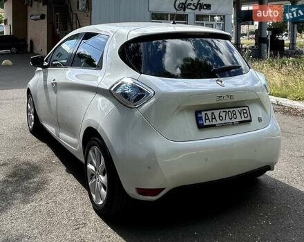 Белый Рено Зое, объемом двигателя 0 л и пробегом 94 тыс. км за 7500 $, фото 3 на Automoto.ua