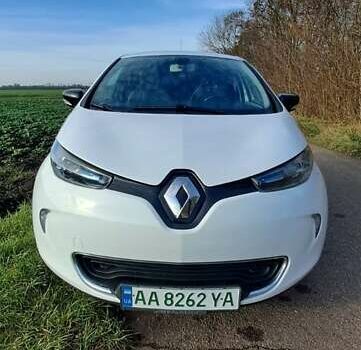 Белый Рено Зое, объемом двигателя 0 л и пробегом 163 тыс. км за 7950 $, фото 6 на Automoto.ua