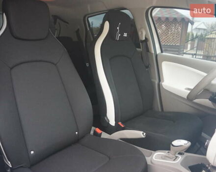 Білий Рено Зое, об'ємом двигуна 0 л та пробігом 112 тис. км за 6777 $, фото 38 на Automoto.ua