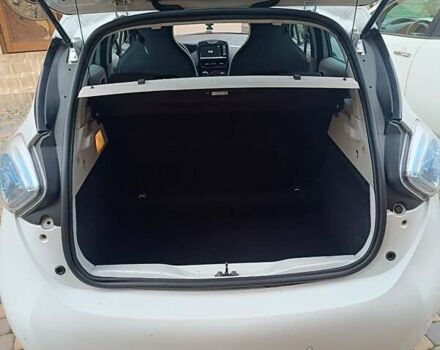 Білий Рено Зое, об'ємом двигуна 0 л та пробігом 130 тис. км за 6100 $, фото 3 на Automoto.ua