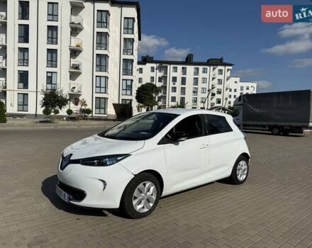 Белый Рено Зое, объемом двигателя 0 л и пробегом 147 тыс. км за 5900 $, фото 7 на Automoto.ua