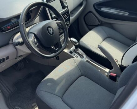 Білий Рено Зое, об'ємом двигуна 0 л та пробігом 155 тис. км за 6999 $, фото 5 на Automoto.ua