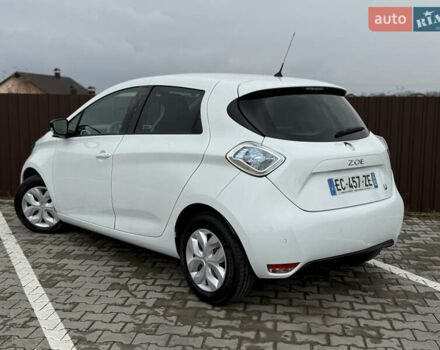 Белый Рено Зое, объемом двигателя 0 л и пробегом 125 тыс. км за 6700 $, фото 18 на Automoto.ua