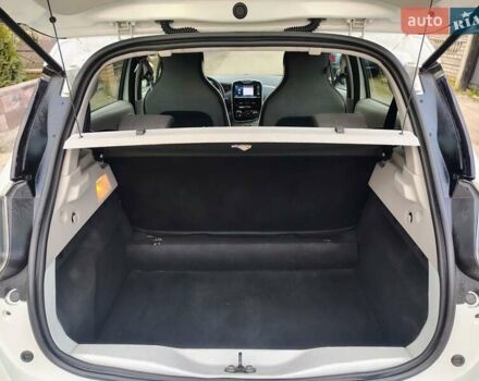 Білий Рено Зое, об'ємом двигуна 0 л та пробігом 40 тис. км за 6900 $, фото 7 на Automoto.ua