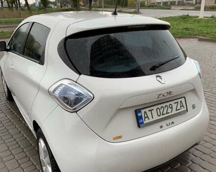 Белый Рено Зое, объемом двигателя 0 л и пробегом 92 тыс. км за 6400 $, фото 1 на Automoto.ua