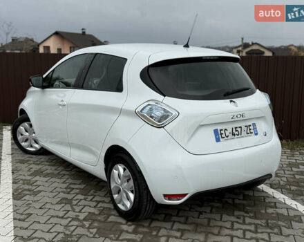 Белый Рено Зое, объемом двигателя 0 л и пробегом 125 тыс. км за 6700 $, фото 16 на Automoto.ua