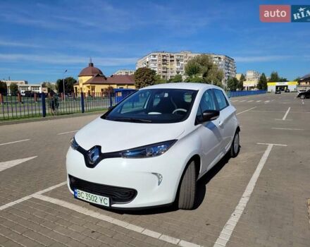 Білий Рено Зое, об'ємом двигуна 0 л та пробігом 147 тис. км за 9000 $, фото 4 на Automoto.ua