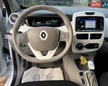 Білий Рено Зое, об'ємом двигуна 0 л та пробігом 116 тис. км за 6599 $, фото 8 на Automoto.ua