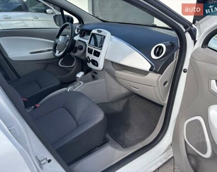 Білий Рено Зое, об'ємом двигуна 0 л та пробігом 84 тис. км за 7700 $, фото 6 на Automoto.ua