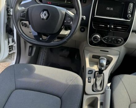 Білий Рено Зое, об'ємом двигуна 0 л та пробігом 155 тис. км за 6999 $, фото 7 на Automoto.ua