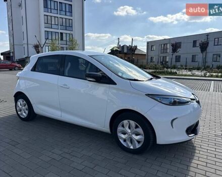 Белый Рено Зое, объемом двигателя 0 л и пробегом 147 тыс. км за 5900 $, фото 10 на Automoto.ua