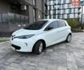 Белый Рено Зое, объемом двигателя 0 л и пробегом 125 тыс. км за 7000 $, фото 15 на Automoto.ua