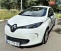 Белый Рено Зое, объемом двигателя 0 л и пробегом 94 тыс. км за 7500 $, фото 1 на Automoto.ua