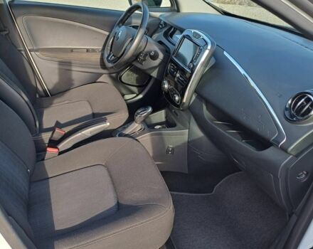 Білий Рено Зое, об'ємом двигуна 0 л та пробігом 131 тис. км за 9399 $, фото 19 на Automoto.ua