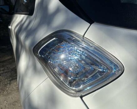 Білий Рено Зое, об'ємом двигуна 0 л та пробігом 105 тис. км за 7100 $, фото 19 на Automoto.ua