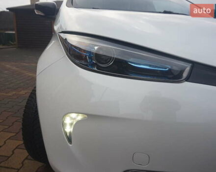 Білий Рено Зое, об'ємом двигуна 0 л та пробігом 111 тис. км за 7555 $, фото 24 на Automoto.ua