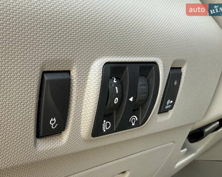 Белый Рено Зое, объемом двигателя 0 л и пробегом 50 тыс. км за 7650 $, фото 22 на Automoto.ua