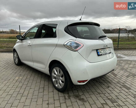 Білий Рено Зое, об'ємом двигуна 0 л та пробігом 87 тис. км за 7800 $, фото 4 на Automoto.ua