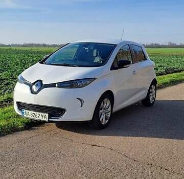 Белый Рено Зое, объемом двигателя 0 л и пробегом 163 тыс. км за 7950 $, фото 2 на Automoto.ua