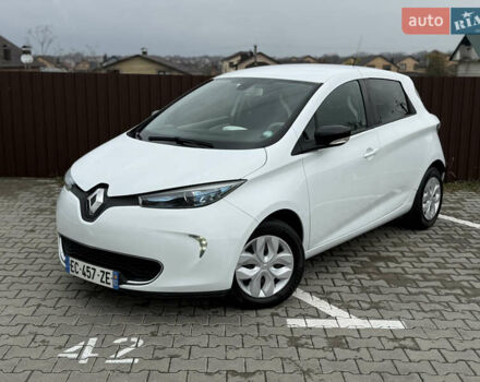 Белый Рено Зое, объемом двигателя 0 л и пробегом 125 тыс. км за 6700 $, фото 2 на Automoto.ua