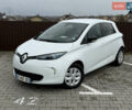 Белый Рено Зое, объемом двигателя 0 л и пробегом 125 тыс. км за 6700 $, фото 2 на Automoto.ua