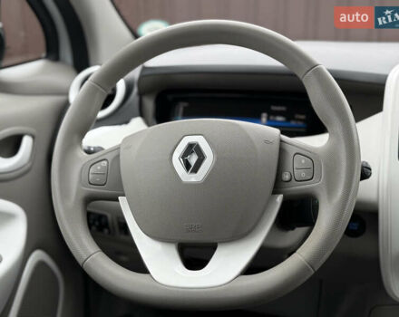 Белый Рено Зое, объемом двигателя 0 л и пробегом 125 тыс. км за 6700 $, фото 28 на Automoto.ua