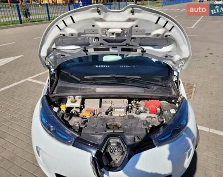 Білий Рено Зое, об'ємом двигуна 0 л та пробігом 147 тис. км за 9000 $, фото 14 на Automoto.ua