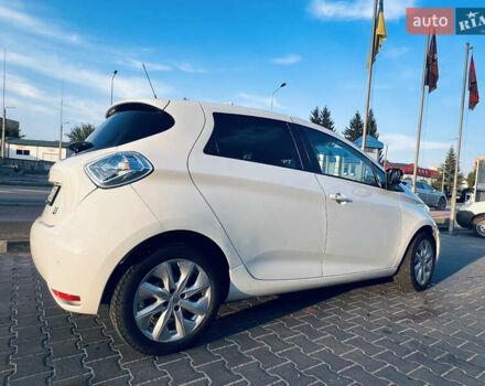 Белый Рено Зое, объемом двигателя 0 л и пробегом 70 тыс. км за 7500 $, фото 2 на Automoto.ua