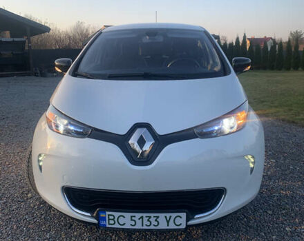 Белый Рено Зое, объемом двигателя 0 л и пробегом 85 тыс. км за 5950 $, фото 1 на Automoto.ua