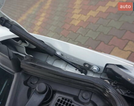 Білий Рено Зое, об'ємом двигуна 0 л та пробігом 111 тис. км за 7555 $, фото 56 на Automoto.ua