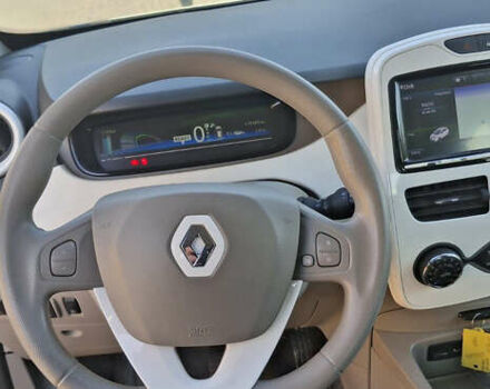 Белый Рено Зое, объемом двигателя 0 л и пробегом 116 тыс. км за 6900 $, фото 11 на Automoto.ua