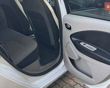 Рено Зое 2016 в Львове на Automoto.ua Белый Рено Зое, объемом двигателя 0 л и пробегом 115 тыс. км за 7100 $, фото 12 на Automoto.ua