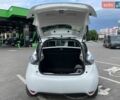Белый Рено Зое, объемом двигателя 0 л и пробегом 98 тыс. км за 6900 $, фото 13 на Automoto.ua