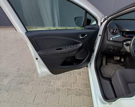 Білий Рено Зое, об'ємом двигуна 0 л та пробігом 135 тис. км за 9300 $, фото 18 на Automoto.ua