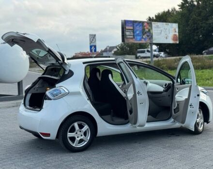 Белый Рено Зое, объемом двигателя 0 л и пробегом 164 тыс. км за 5999 $, фото 20 на Automoto.ua