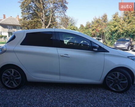 Белый Рено Зое, объемом двигателя 0 л и пробегом 93 тыс. км за 7200 $, фото 16 на Automoto.ua