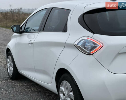 Білий Рено Зое, об'ємом двигуна 0 л та пробігом 84 тис. км за 6499 $, фото 3 на Automoto.ua