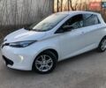 Белый Рено Зое, объемом двигателя 0 л и пробегом 90 тыс. км за 7500 $, фото 2 на Automoto.ua