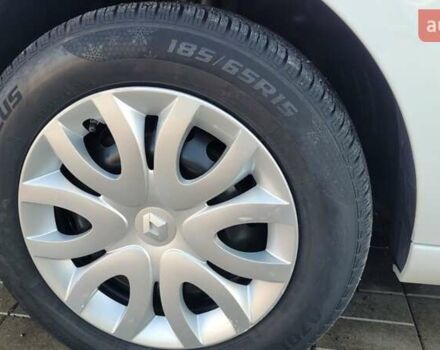 Белый Рено Зое, объемом двигателя 0 л и пробегом 113 тыс. км за 7200 $, фото 9 на Automoto.ua