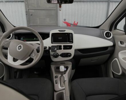 Белый Рено Зое, объемом двигателя 0 л и пробегом 76 тыс. км за 9500 $, фото 5 на Automoto.ua