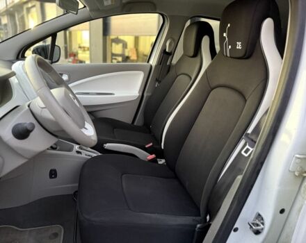 Белый Рено Зое, объемом двигателя 0 л и пробегом 86 тыс. км за 7200 $, фото 5 на Automoto.ua