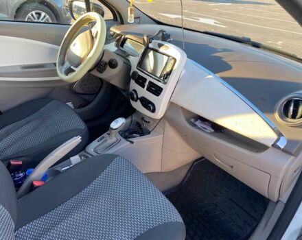 Білий Рено Зое, об'ємом двигуна 0 л та пробігом 51 тис. км за 9199 $, фото 6 на Automoto.ua